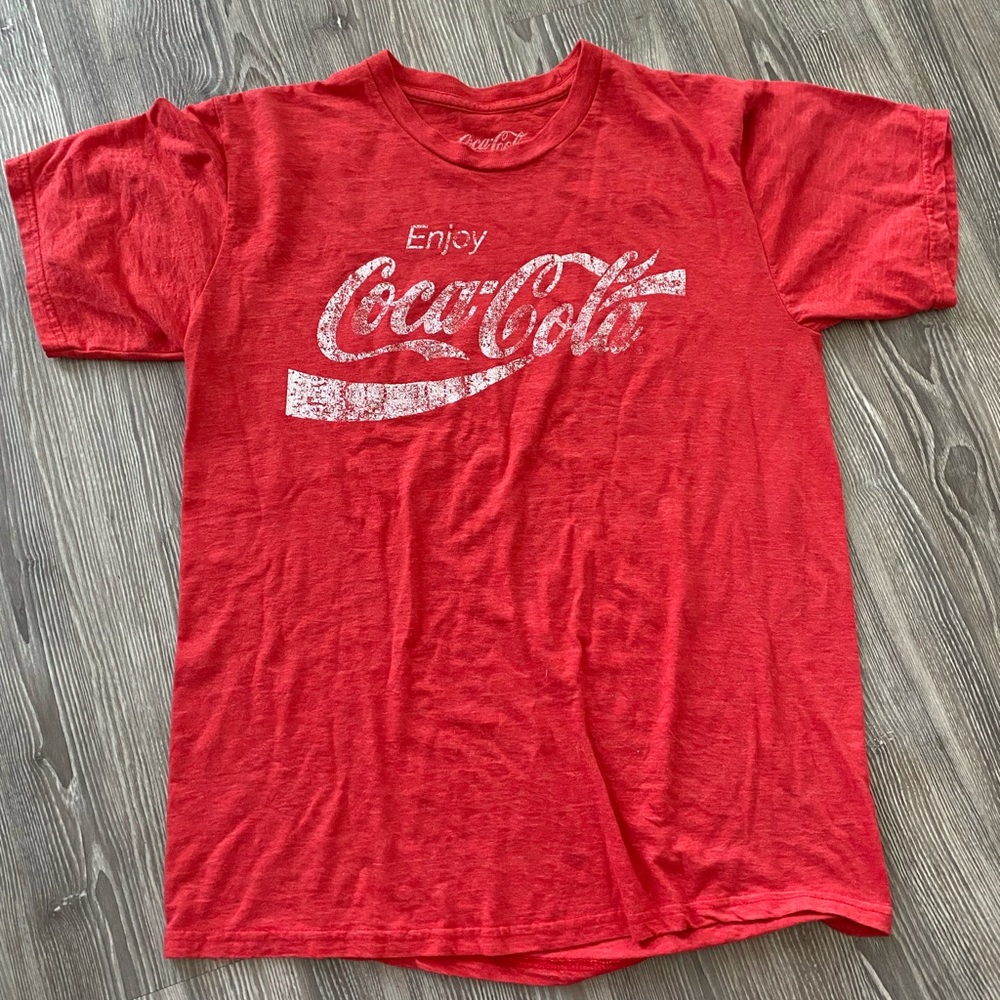 Coca Cola T-Shirt Adult Size Medium Shirt Sleeve.